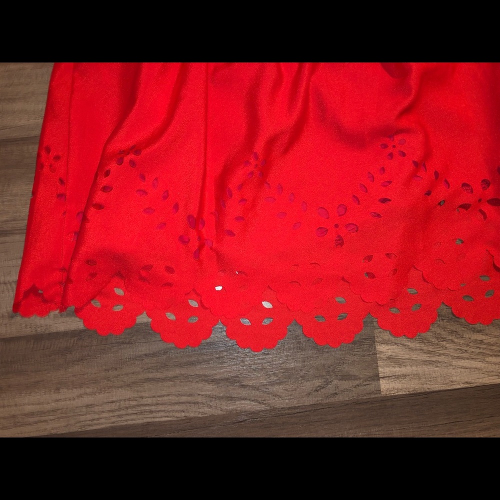 Red skirt - Picture 2 of 3